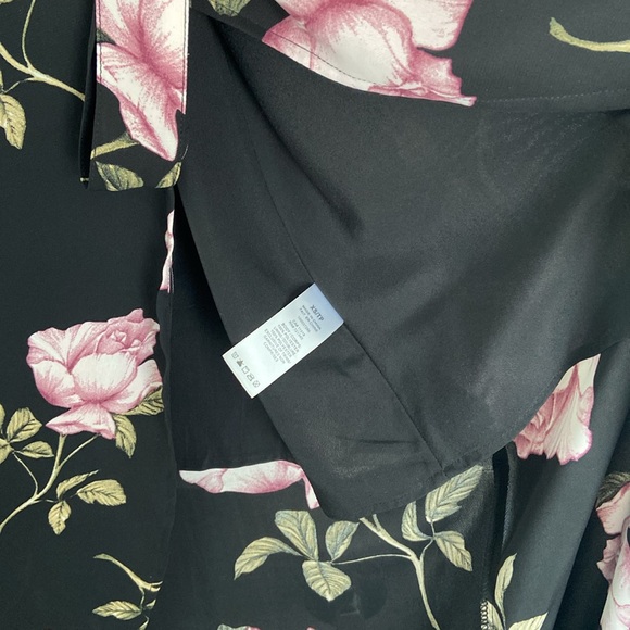 Maxi floral wrap dress - Dynamite - Picture 4 of 5